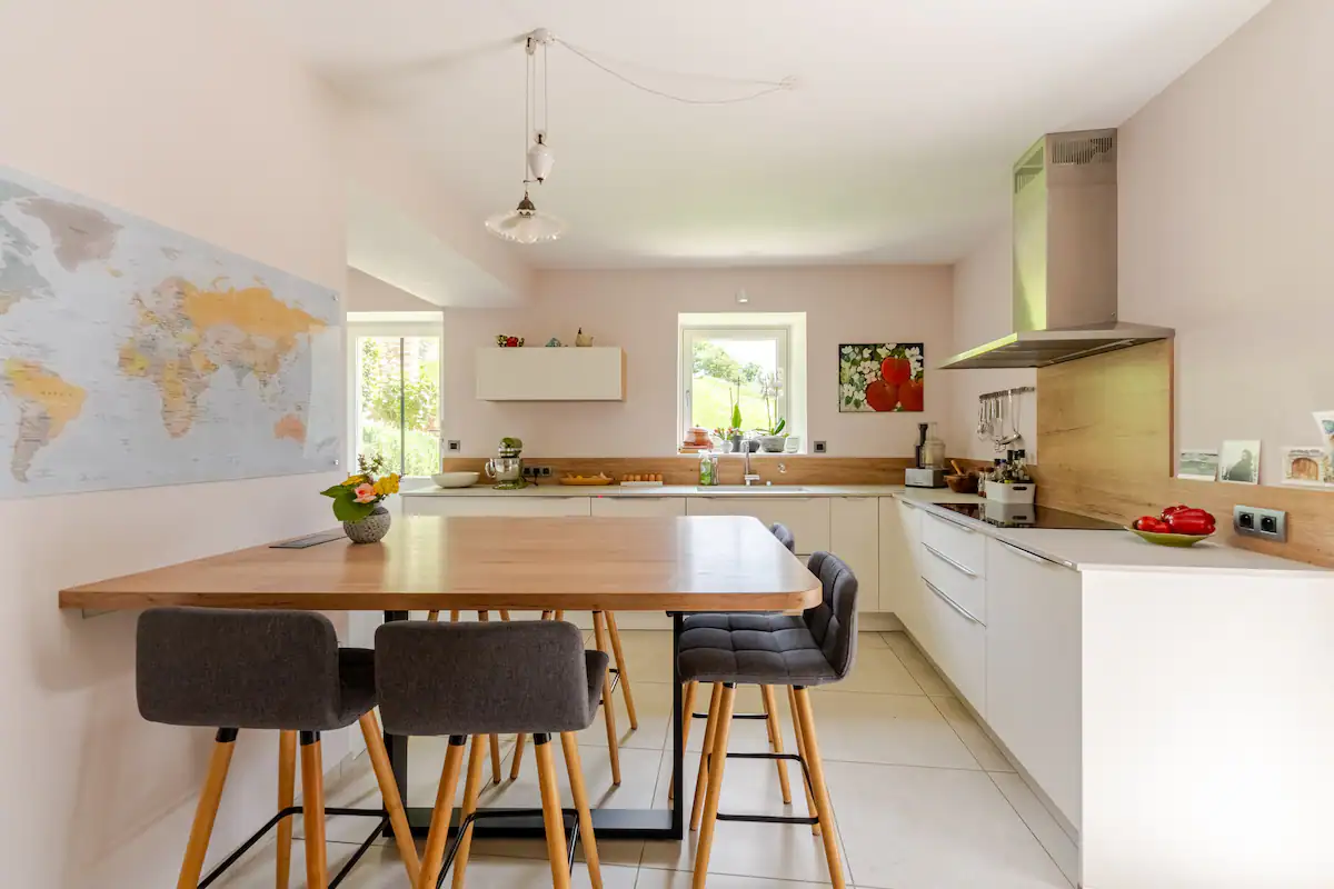 Cuisine ouverte et lumineuse